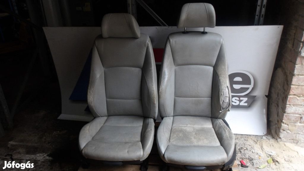 [GYÁRI BONTOTT] BMW E90 BELSŐ  ELEKTROMOS/MEMÓRIÁS SZÜRKE BŐR